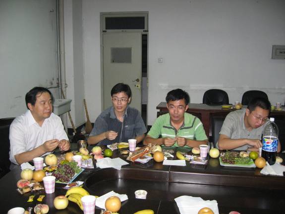 中心举行中秋茶话会暨2007届迎新会